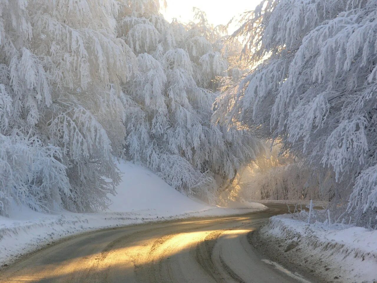 Зимнее утро дорога