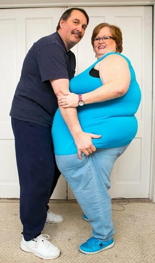 толстые мужчина и женщина. моника райли откармливают. женщины жирнее мужчин. жирная парочка. толстые парочки.