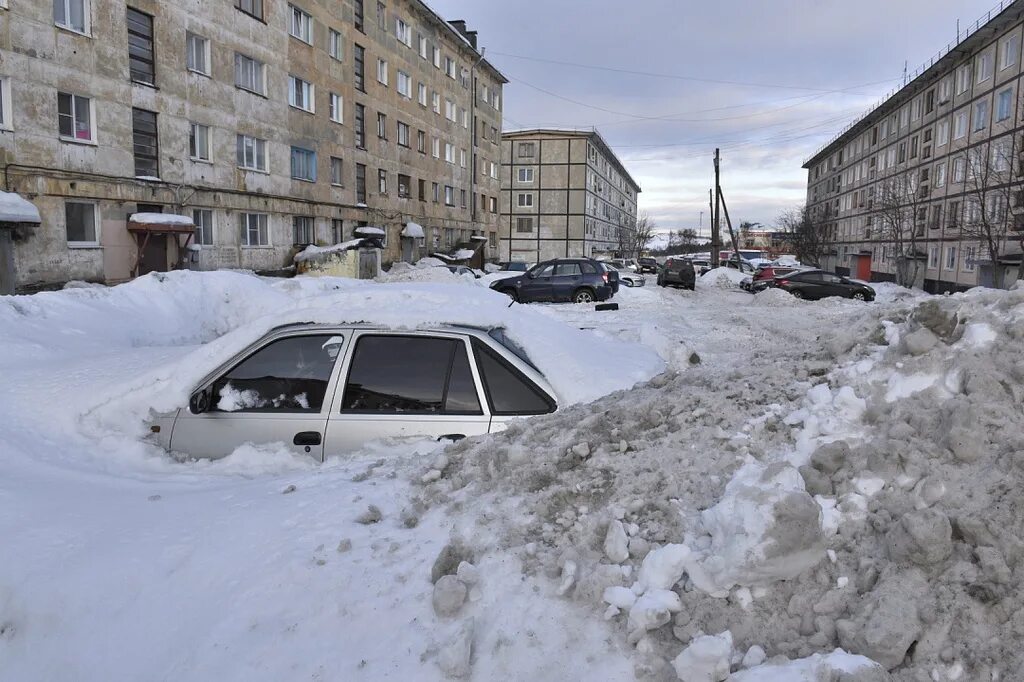 Управляющие компании североморск. Мурманск североморск 3. североморск снег. мурманская область сугробы. мурманск зимой дворы.