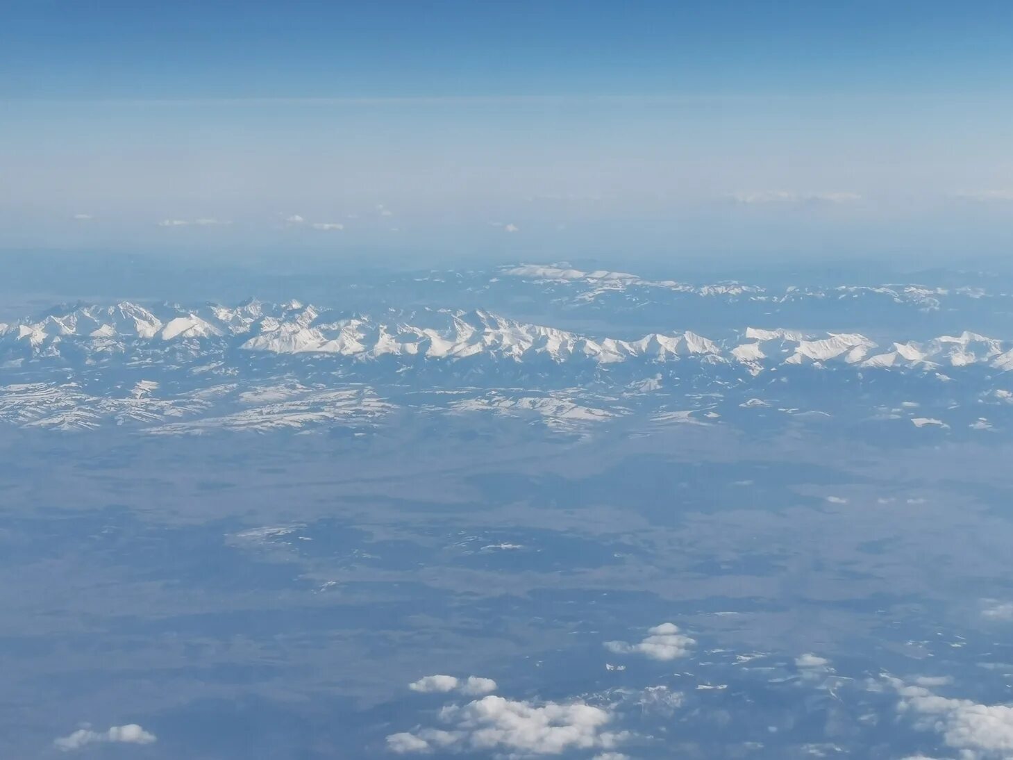 10 тысяч метров над землей. 300 км над землей. 20 км над землей. 1000 км над землей. 20 км над землей.