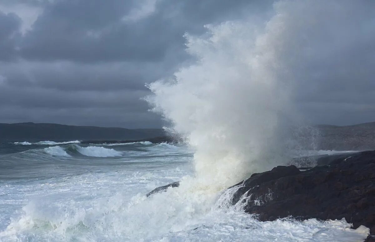 Есть ли шторм. Баренцево море шторм. Териберка шторм. «Шторм на черном море». Ацвазовский. Баренцево море ураган.