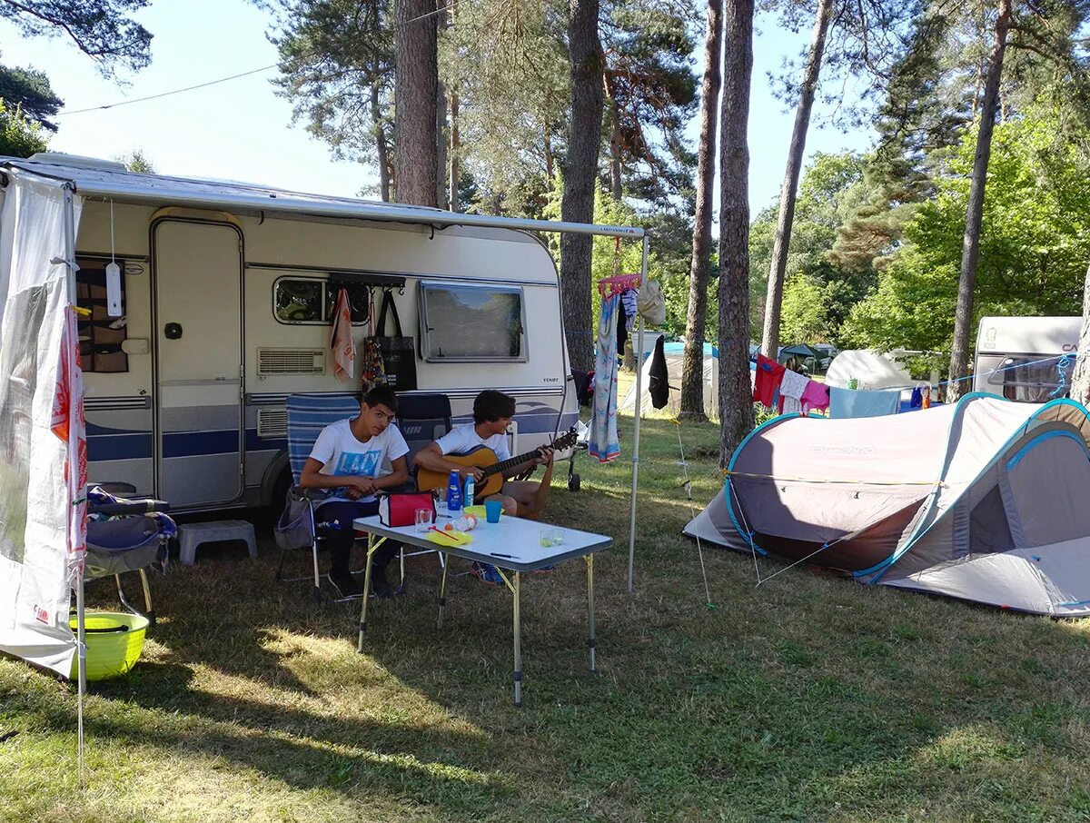 Кемпинг с бассейном франция. Camp du. Camp du. Кемпинг с бассейном франция. Лучший в мире кемпингов.