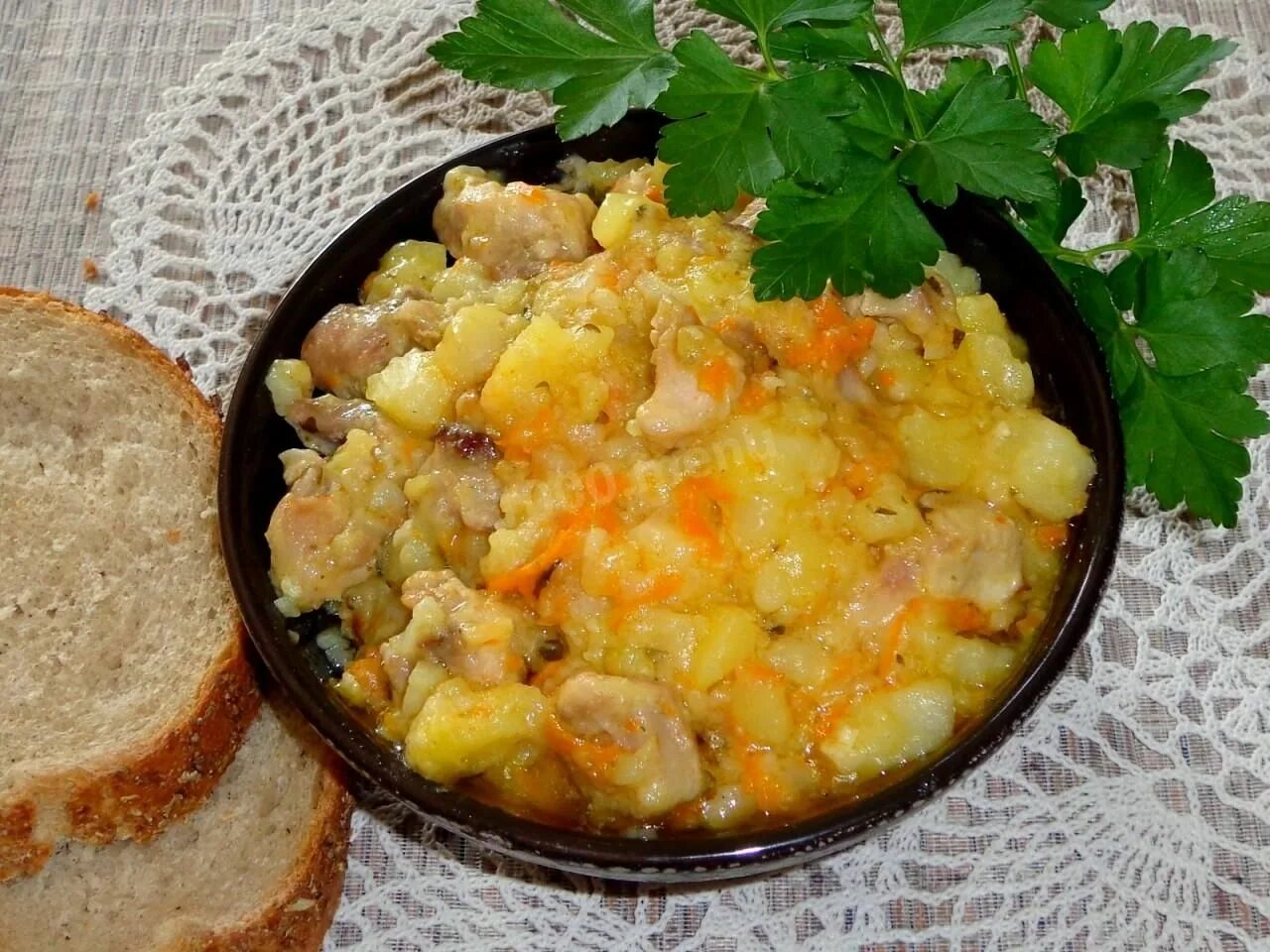 Рецепт капуста картошка морковь. Картофельное рагу с мясом. Овощное рагу с кроликом. Рагу из картошки и цветной капусты. Овощное рагу с цветной капустой.