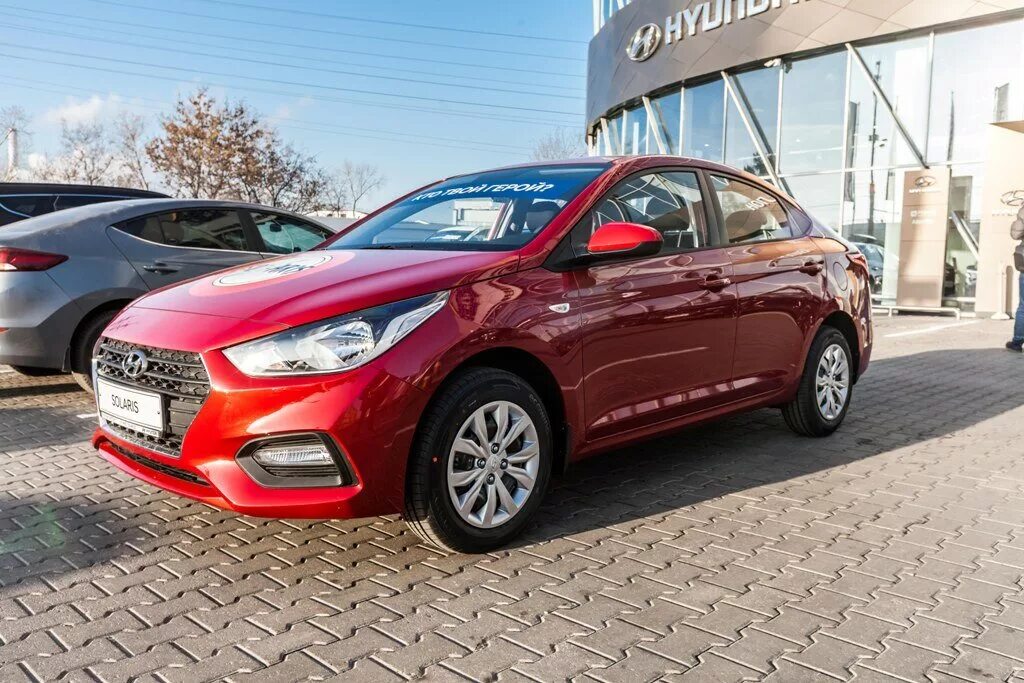 Хендай Солярис 2018 красный. Солярис Хендай 2306306. Solaris Moskva Hyundai. Hyundai Solaris 2018 Москва. Купить хендай солярис в россии