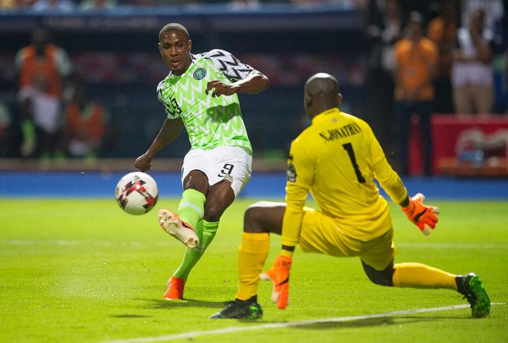 Спорт нигерии. Nigeria vs south africa live. Маканаки. Фк анжи роберто карлос. Nigeria vs south africa live.
