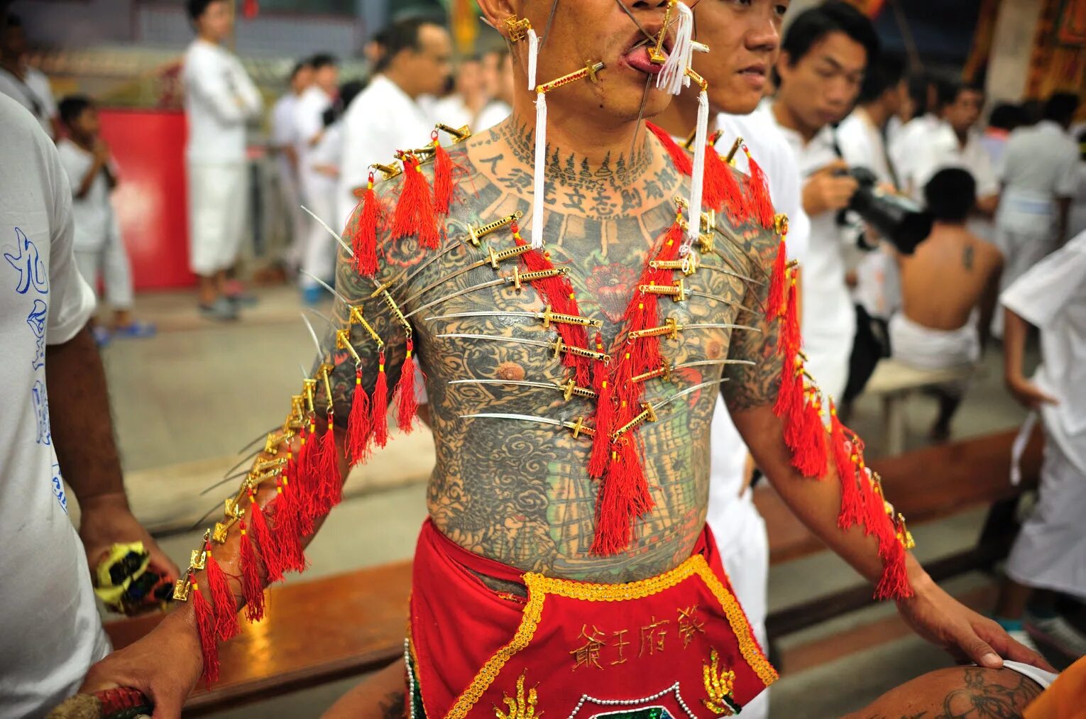 цветочные фестивали в чиангмае. тайский новый год сонгкран. чиангмай flower festival. тайский праздник лои кратонг. фестиваль цветов в таиланде чиангмай.
