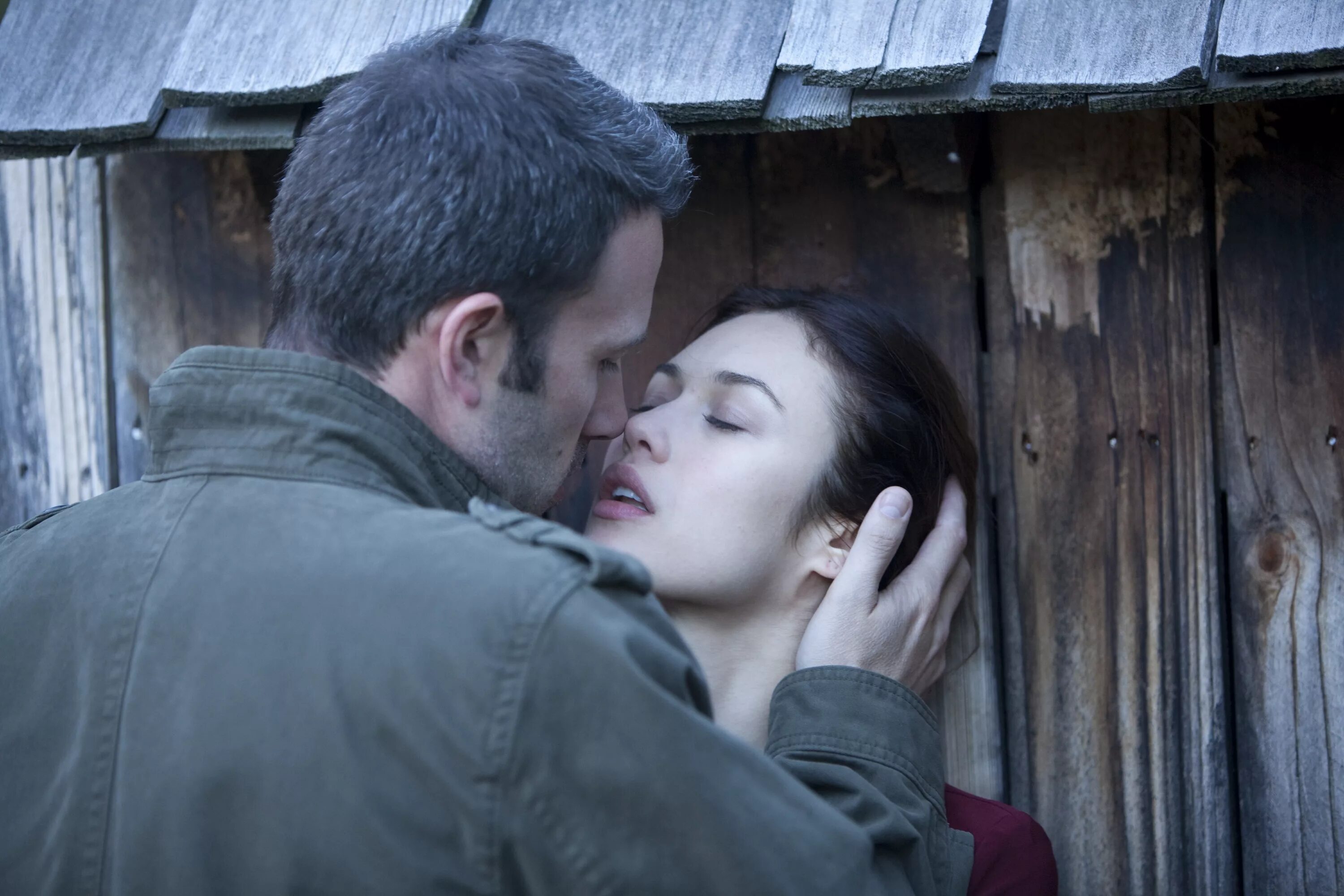 Ольга Куриленко В Ночной Рубашке – К Чуду (2012)