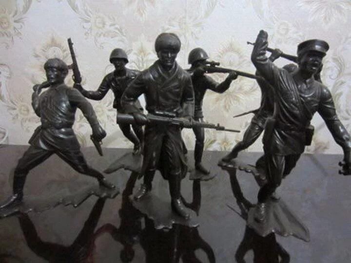 Черные солдатики. Солдатики cofalu. Солдатики черного цвета. Советские солдатики. Черные солдатики.