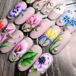 Цветочки на ногтях фото