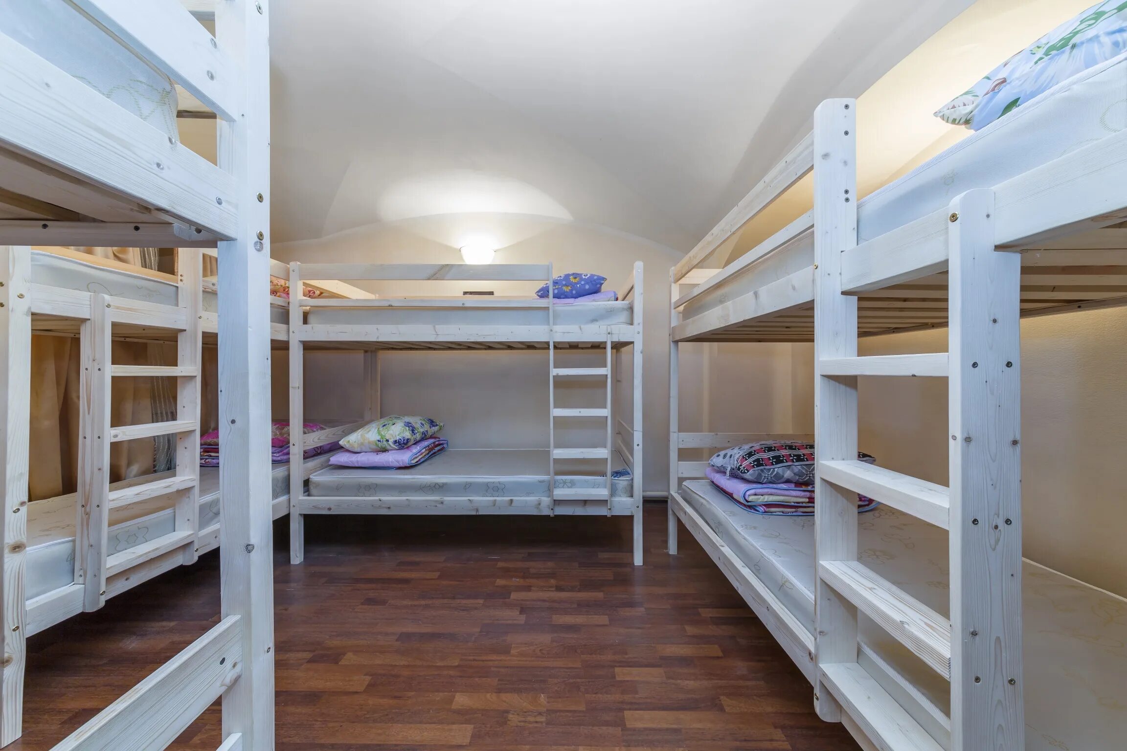 Нужен хостел. Нужен хостел. Дешевый хостел. Хостел в москве. Нужен хостел.