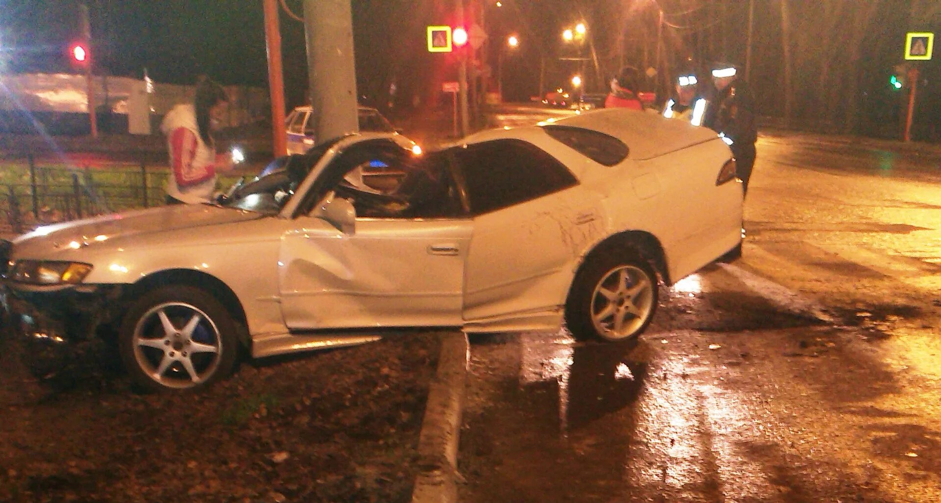 Toyota Mark 2 столб.