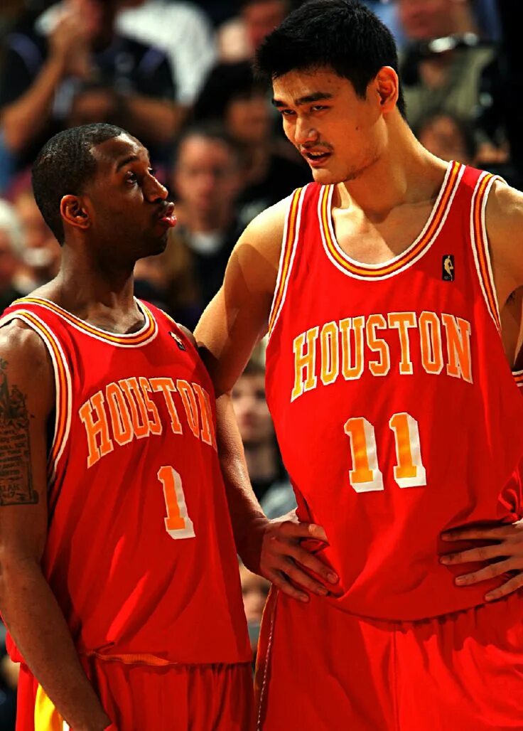 Yao ming. Яо минг. Yao Ming баскетбол. Китайский баскетболист Яо мин. НБА Рокетс Трейси.