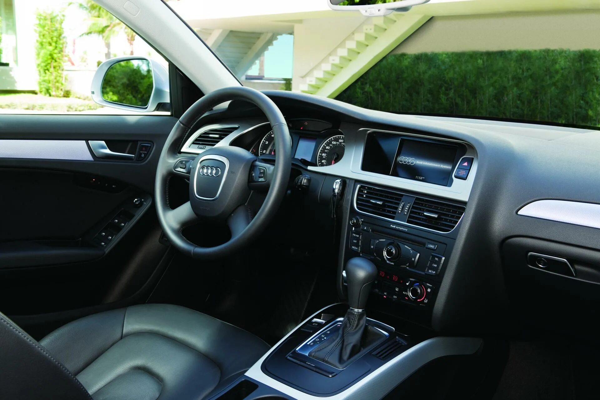 Купить ауди автомат. Audi a4 2010 Interior. Audi a4 2011 Interior. Ауди а4 2011 салон. Audi a4 2009 салон.