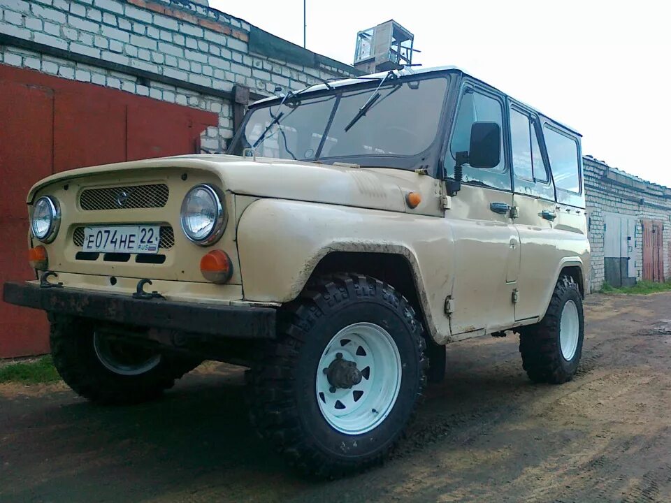 Кованые диски уаз 31512. Уаз 469 на 32 колесах. Уаз 31512 колеса. Уаз 31512 тюнинг. Уаз 31512 штатный.