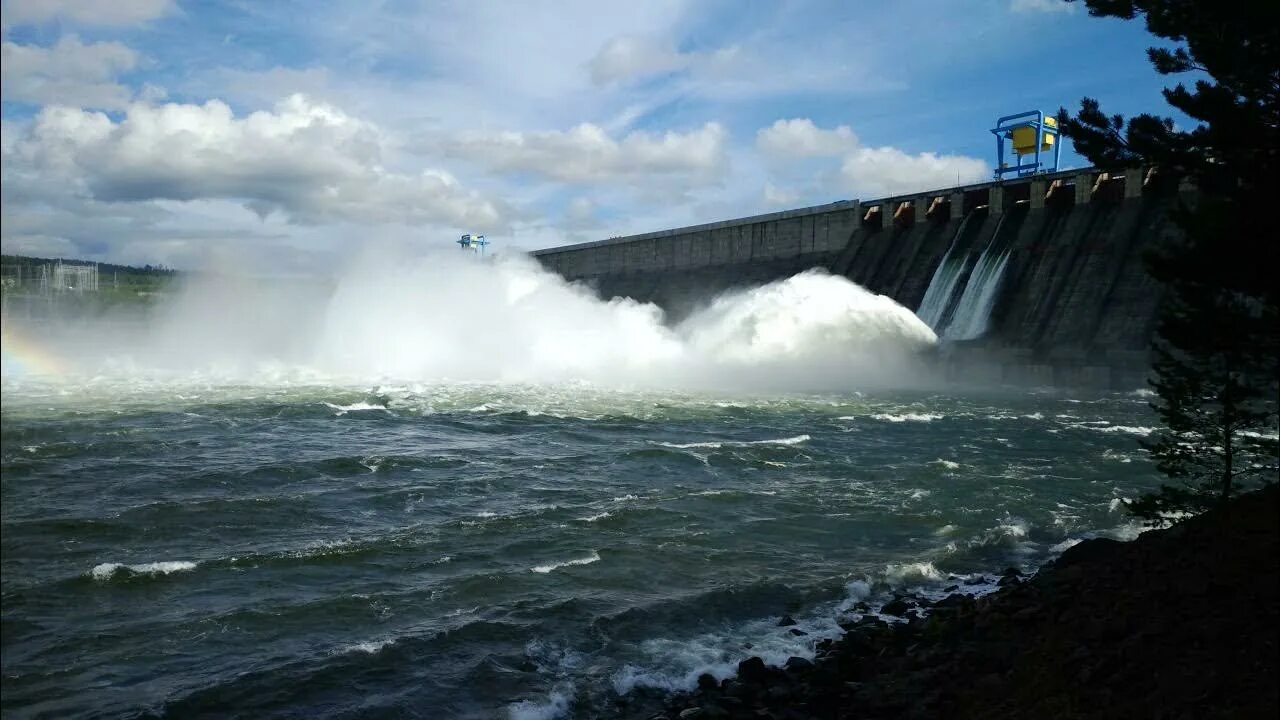 Десногорск сброс воды 2024. Усть-Илимск сброс воды. Усть-Илимск ГЭС. Усть-Илимск ГЭС сброс. Усть-Илимская ГЭС ГЭС.