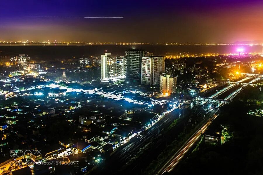 Мумбаи сити 19. Мумбаи ночью. Мумбаи города рядом с ним. OTM Mumbai 2023. DB Woods Mumbai.