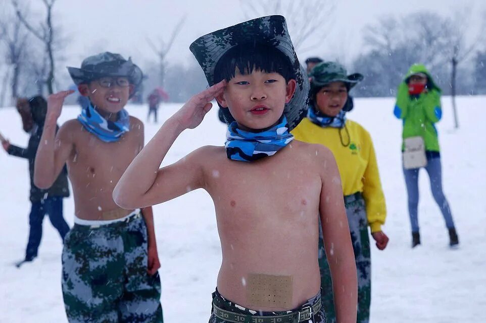 Обливание детей в детском саду. Закаливание холодной водой. Закаливание. Закаливание детей в детском саду. Закаливание.