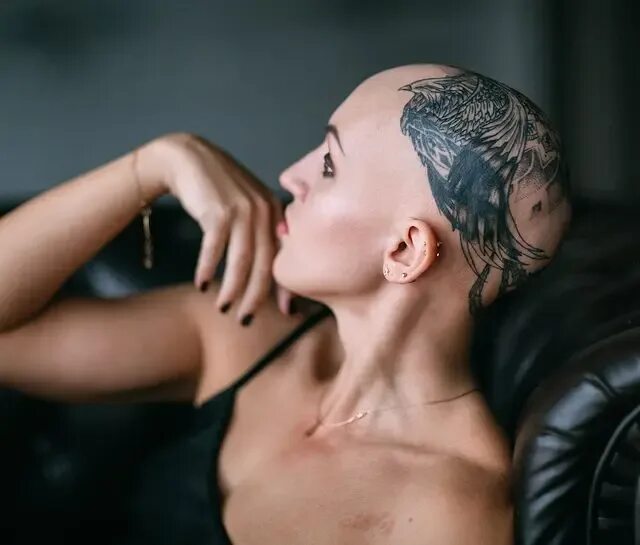 Лина дианова психолог биография. Психолог лысая лина дианова. Дианова ольга модель. Дианова разоблачение. Лина дианова.