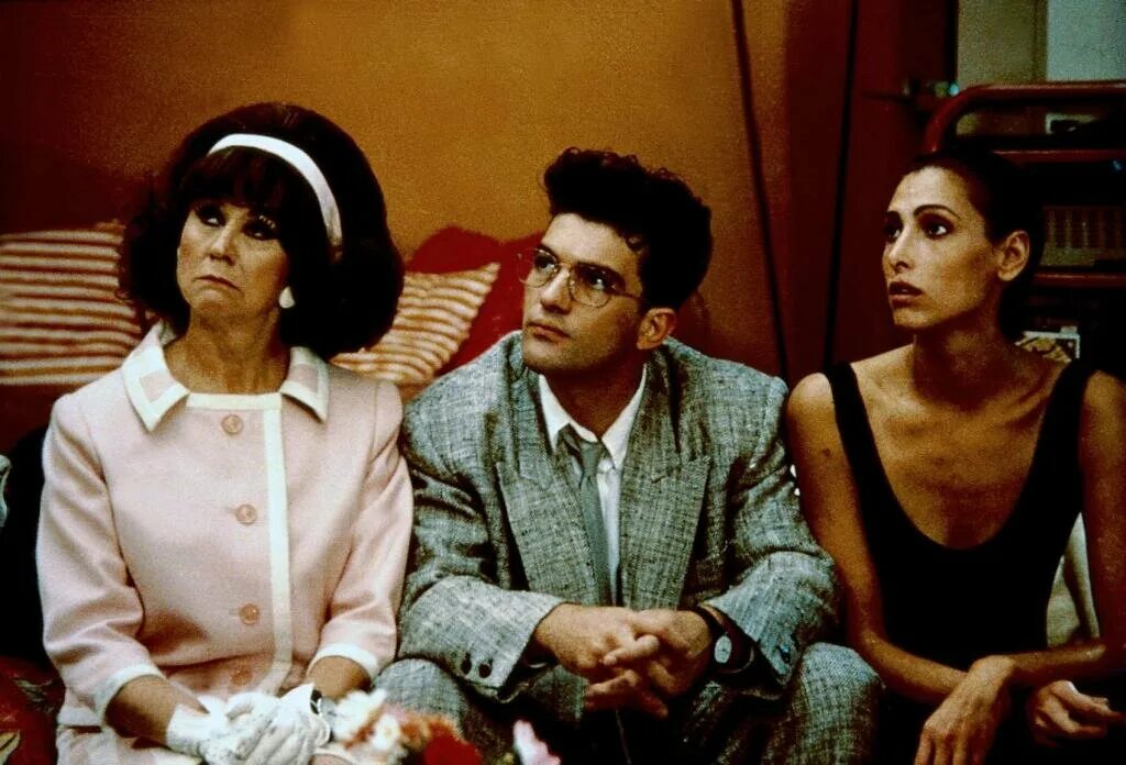 женщины на грани нервного срыва 1988. женщины на грани нервного. женщины на грани нервного срыва кадры. женщины на грани нервного срыва 1988. женщины педро альмодовара.