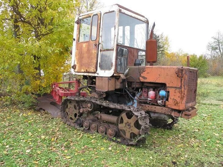 Продать трактор на авито. Трактор ктз т-70 с. ктз-т70с гусеничный. ктз т70 колесный. гусеничный трактор т 70.