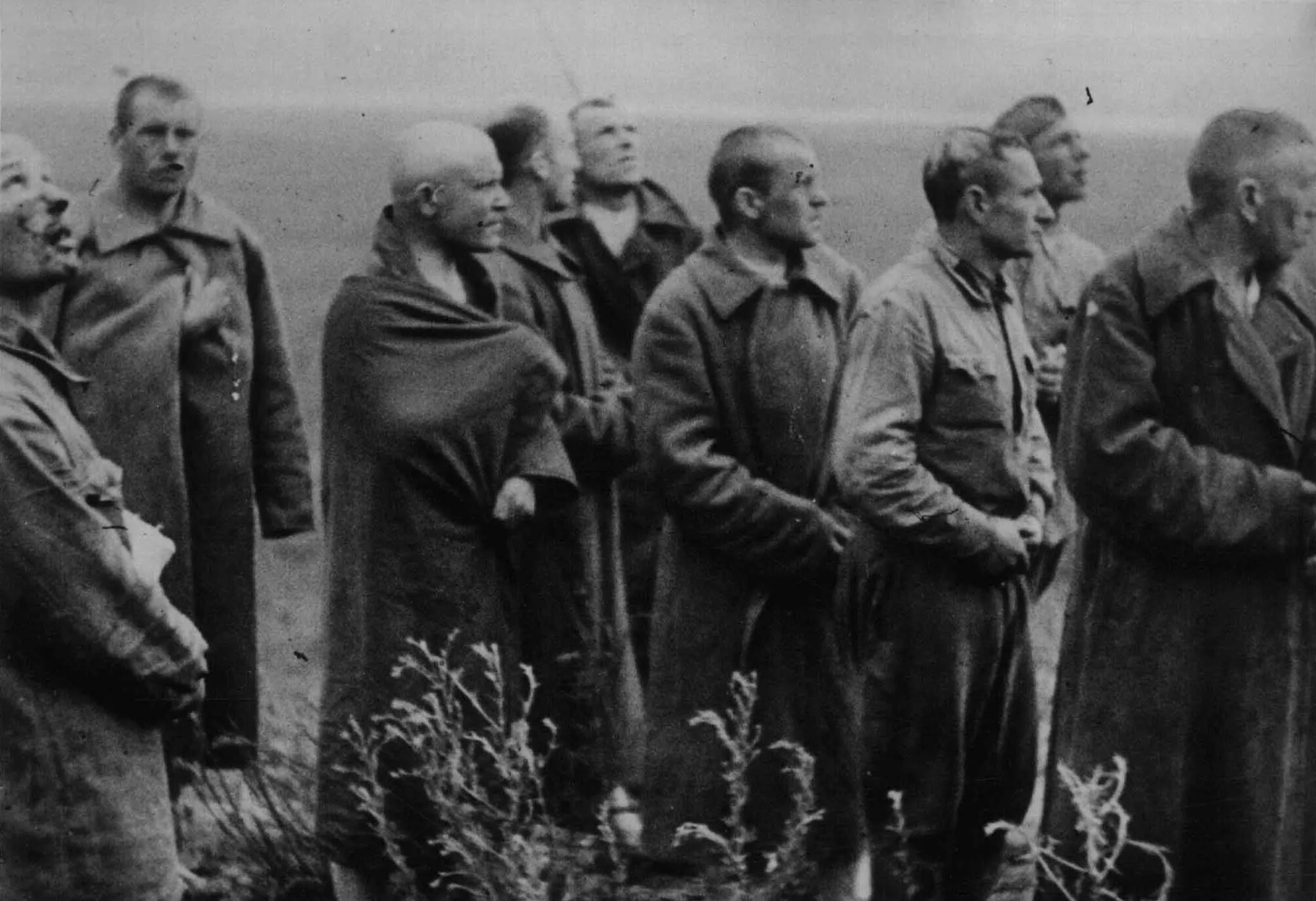 22 Июня 1941 года пленные Брест. Первые пленные красноармейцы 1941. Пленные советские солдаты 22 июня 1941 года. Военнопленные красноармейцы 1941. 22 23 июня 1941