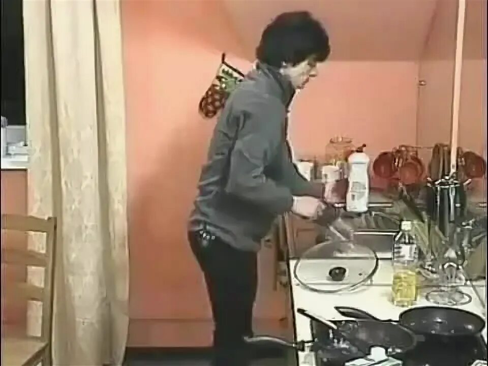 Венцеслав венгржановский чайник наливает. Венцеслав венгржановский чайник наливает. Венцеслав венгржановский 2022. Венцеслав наливает воду. Венцеслав наливает воду.