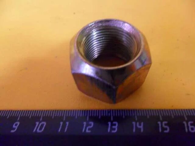 Гайка ступицы для стелс 500 gt. Гайка 36-3104019. Yamaha jog гайка заднего колеса. Гайка заднего колеса. Гайка футорки левая 250717-п29.