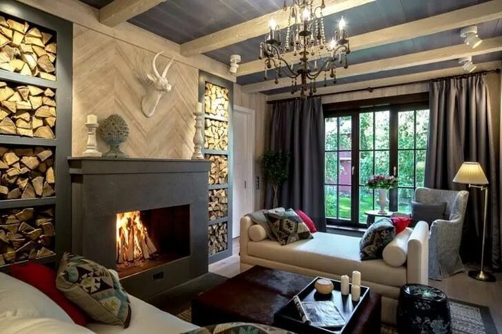 Оформление камина в интерьере в загородном доме My ultimate desire, a log home with huge LR fireplace. DREAMS!!! Cabin interior