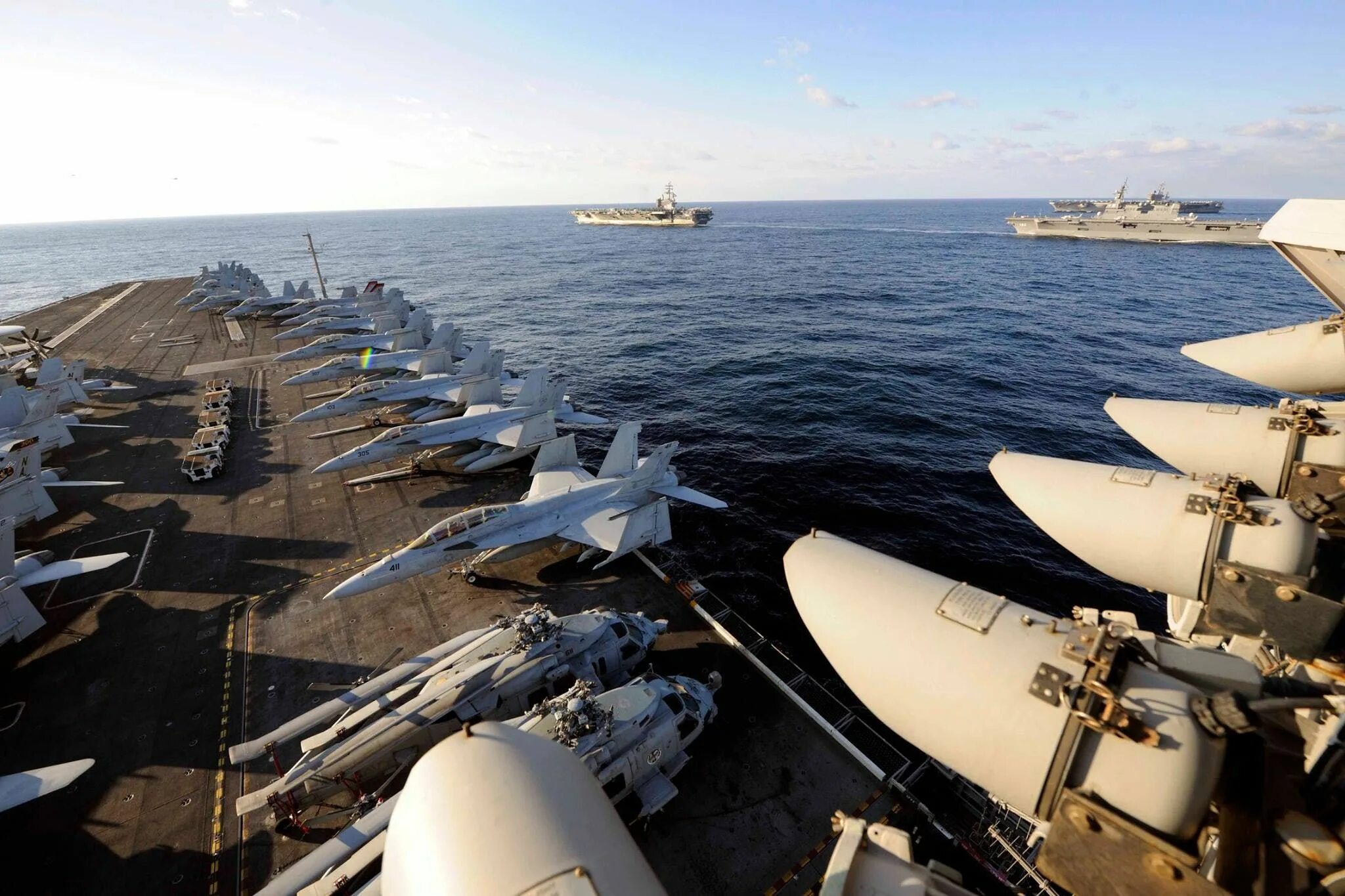 Ауг вмс сша. Авианосная группа вмс сша. ауг авианосная ударная группа. авианосная ударная группа вмс россии.