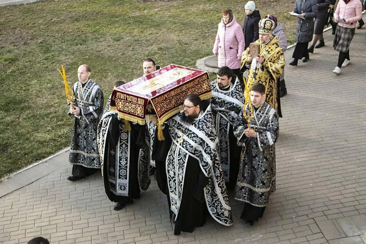 Рязань епархия сайт. Православная Церковь. Рязанская епархия. Касимовская епархия Рязань. Касимов вынос Плащаницы.