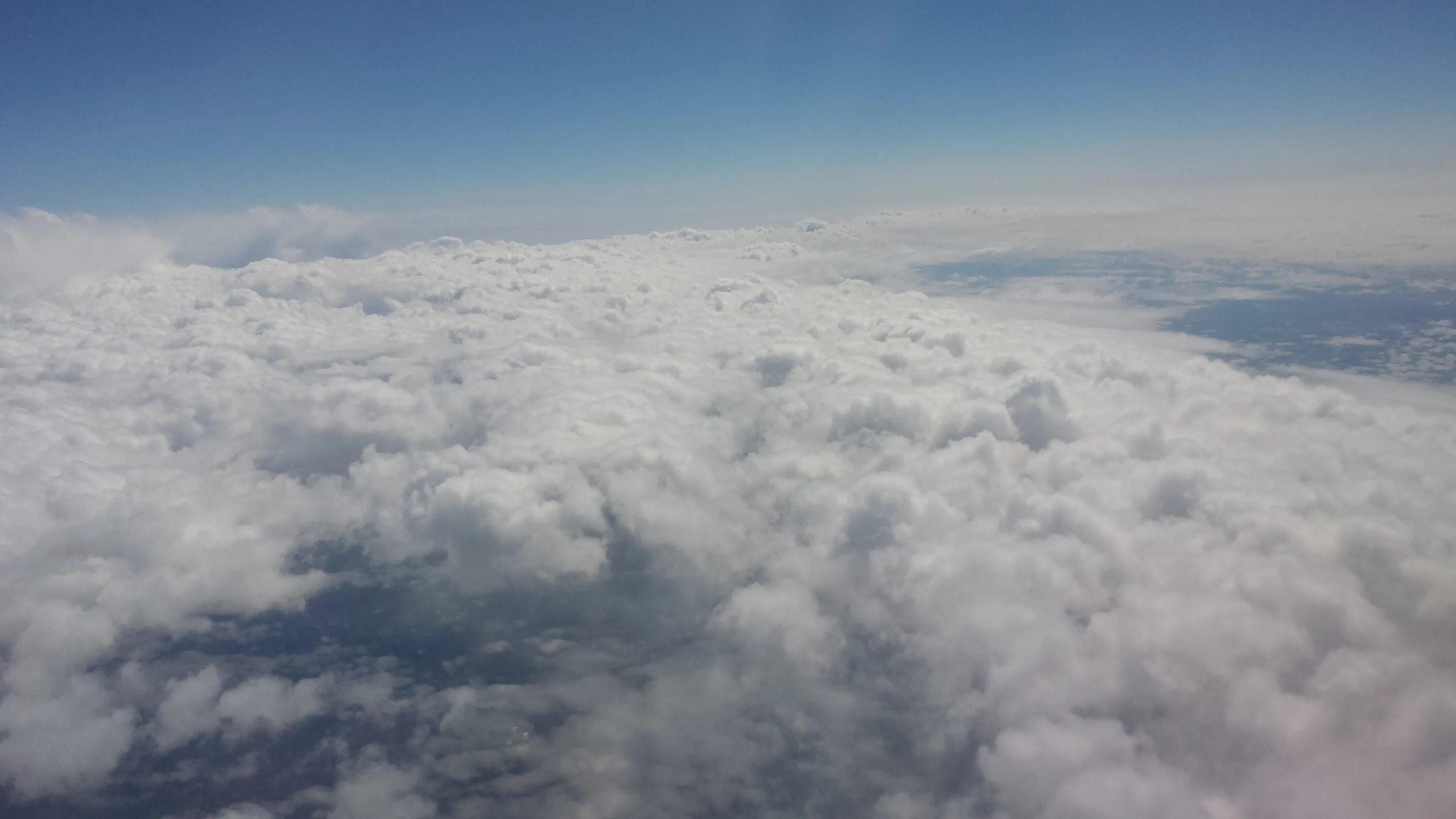 Из каких облаков снег. Фото над облаками высокого качества. Воздуха небеса - облака. Над облаками реакция. Атлас облаков метеорологический.