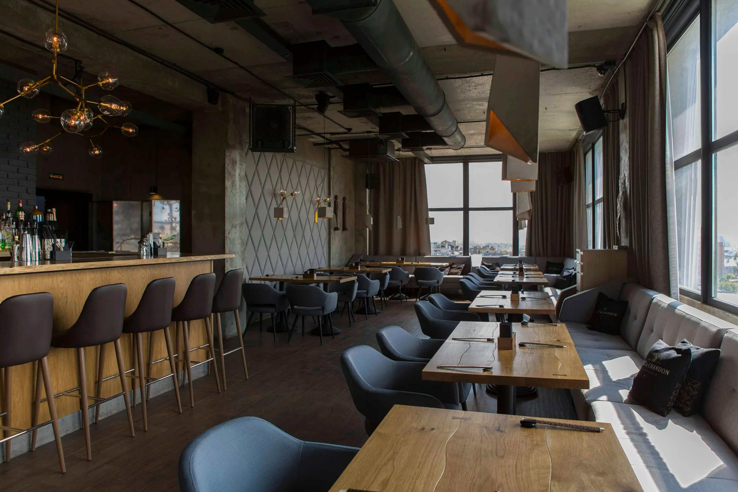 Скай бар самара. Скай бар на садовой 137. скай бар веранда самара. ресторан sky bar самара.