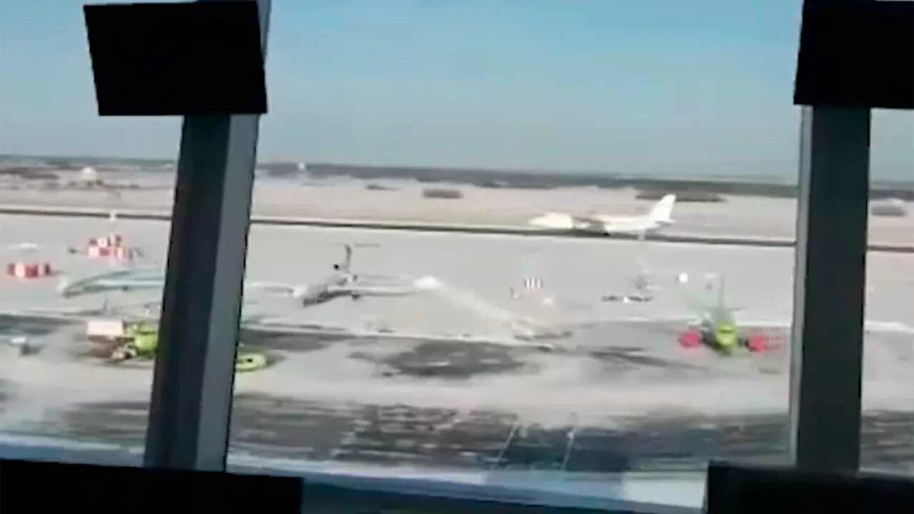 Саранск взлетная полоса. Саранск самолет выкатился. Аэродром внуково полоса. Саранск самолет выкатился. Ювт выкатился самолет в казани.