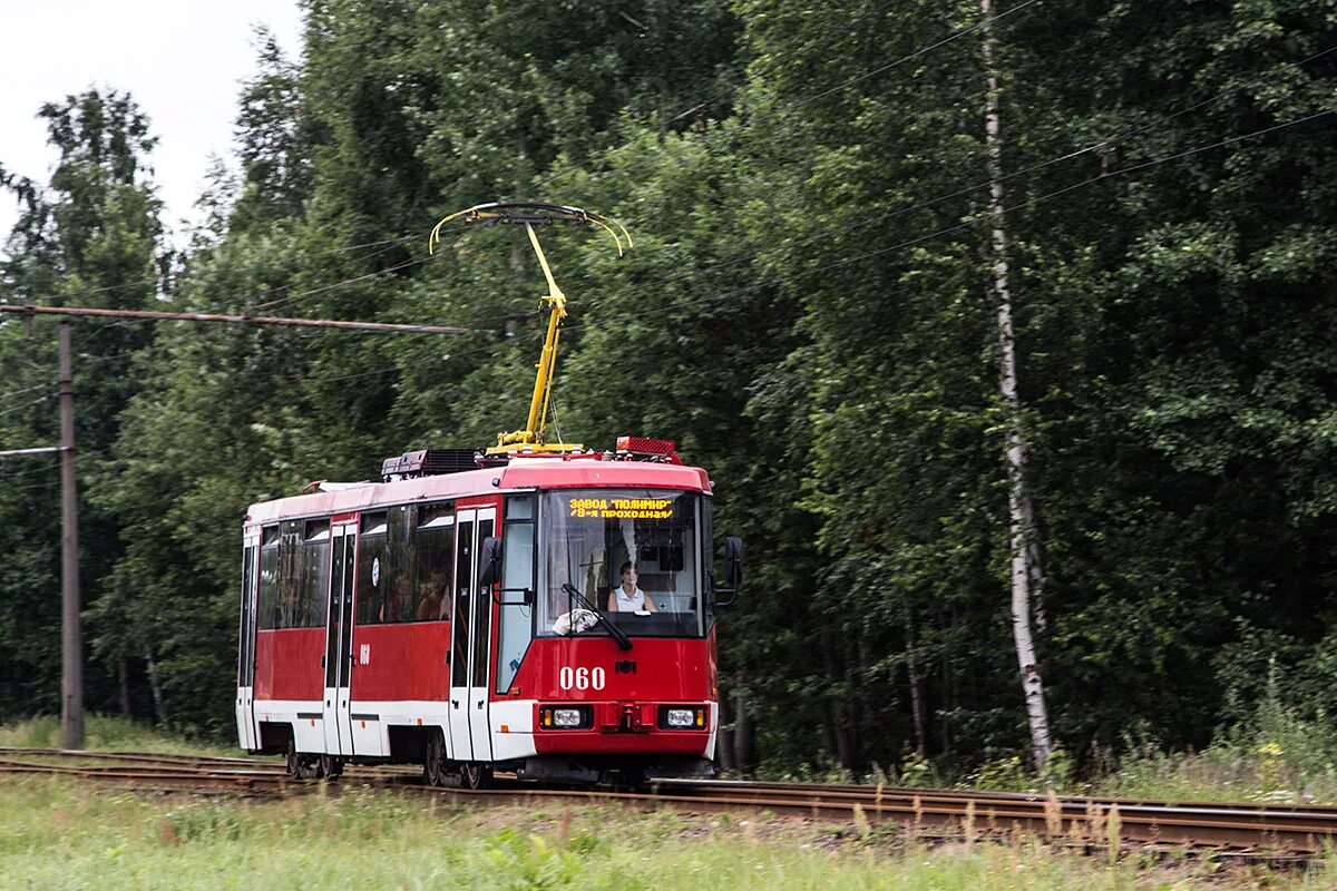 Трамвай новополоцк. Трамвайный парк минск. Новополоцк скоростной трамвай. Трамвай новополоцк. Бкм 60102.