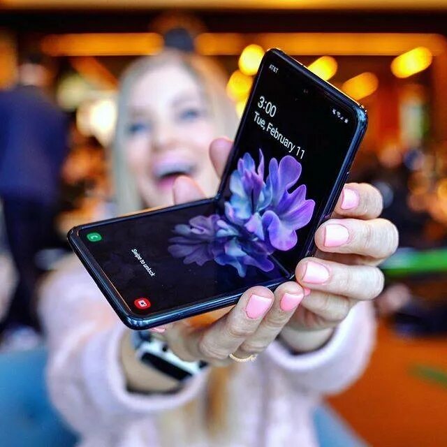 Рейтинг смартфонов galaxy. Samsung galaxy a54. samsung phone 2025. самсунг галакси новый. samsung smartphone 2025.