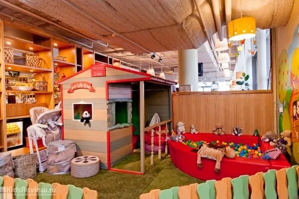 Римамбель грин. Кафе с детской комнатой. Детская игровая комната. Детские комнаты в кафе. Лучшие рестораны москвы с детской комнатой.