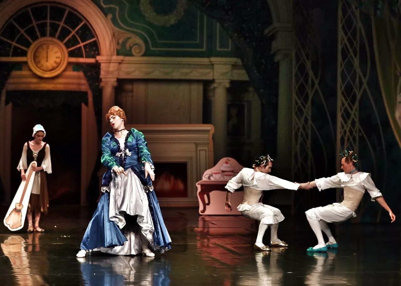 Карлотта гризи и перро. Карлотта гризи балерина. Балет спящая красавица театр сац. Золушка балет прокофьева. Дезире спящая красавица.