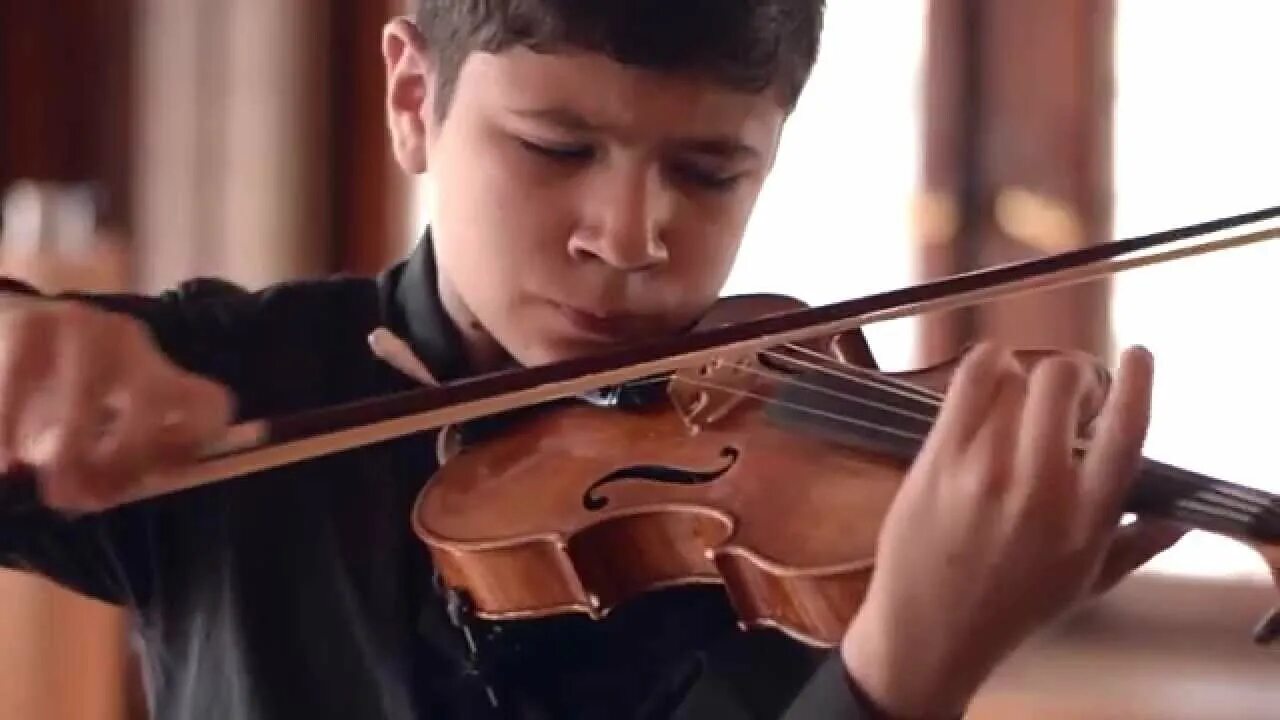Музыка на скрипке без слов. В Кузнецова скрипка.