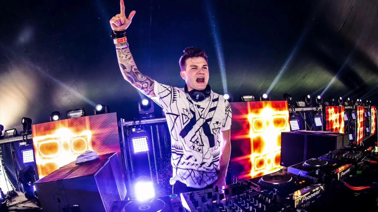 Dj murselin kayabaş - swetless!. Dj edm remix. Dj edm remix. Красивые девушки deep house. Joshua dj edm.