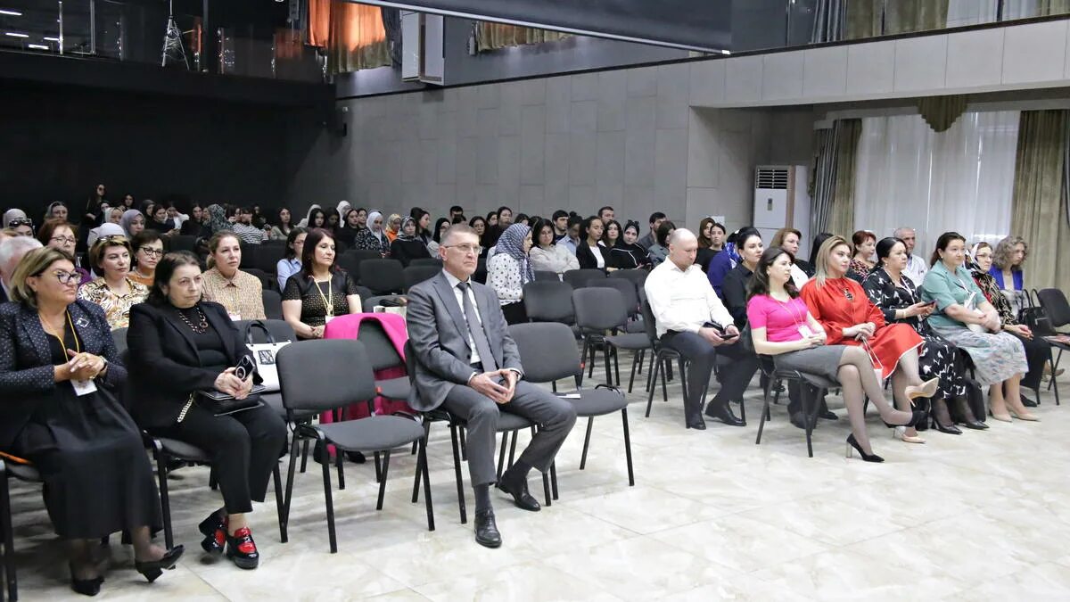 На днях прошла конференция. На днях прошла конференция