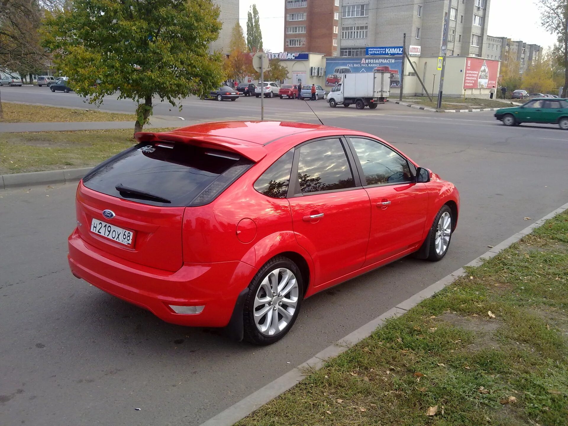 Купить форд фокус хэтчбек бу. Форд фокус 2 хэтчбек. Ford Focus 2 Hatchback. Форд фокус 2 хэтчбек красный. Ford Focus 2 хэтчбек хэтчбек.