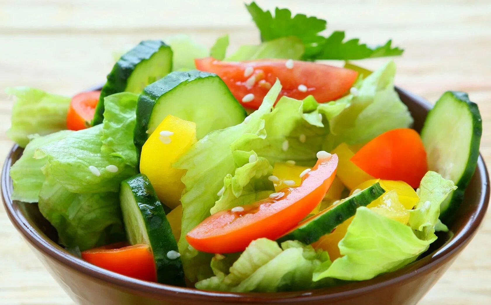 Очень вкусные салаты из овощей. Салат. Салатик из свежих овощей. Салат овощ. Овощной салат Ингредиенты.