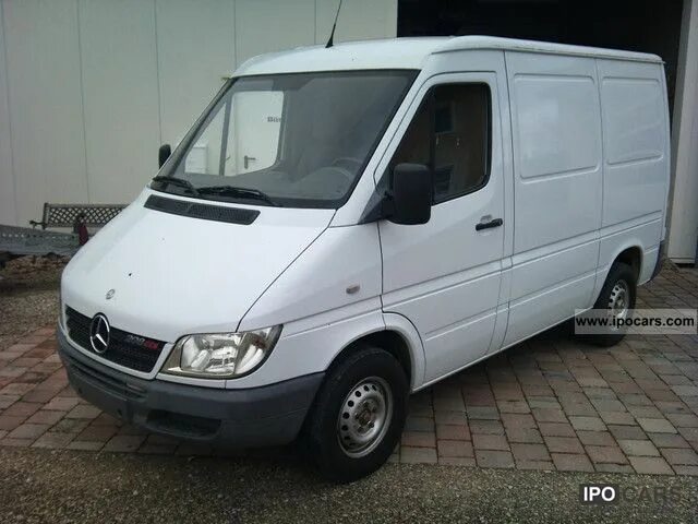 Спринтер 901 купить. Мерседес Спринтер 208. Mercedes-Benz Sprinter 901 1995. Sprinter 208cdi. Sprinter 208 CDI 2001 бортовой.