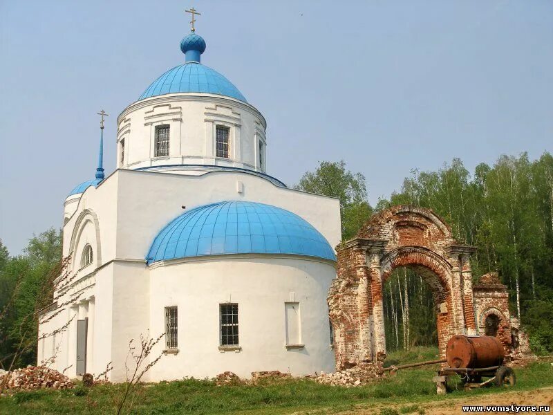 Погода медуши. Церковь в медушах лопухинка. Церковь троицы живоначальной в деревне медуши. Старые медуши. Медуши старые фото.