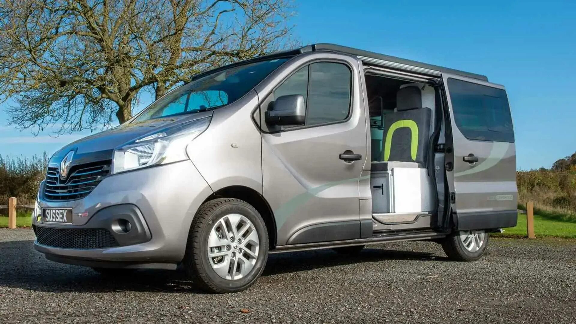 Рено трафик отзывы. Renault Trafic Camper. Renault Trafic автодом. Camper van Renault Trafic. Рено трафик кемпер 2020.