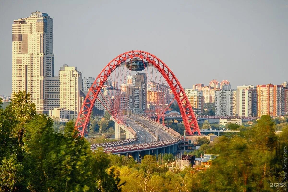 Погода в крылатском сегодня. Крылатский район. Крылатское Москва. Крылатский район Москвы. Живописный мост Крылатские холмы.