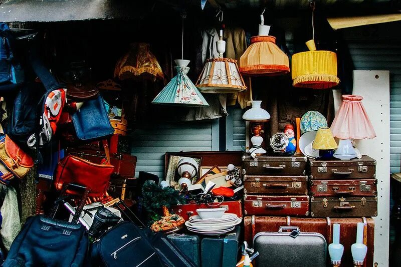 уделка питер блошиный рынок. блошиный рынок уделка в санкт-петербурге. блошиный рынок петербург. блошиный рынок спб на удельной. блошиный рынок на удельной в питере.