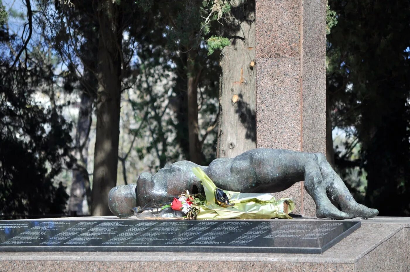 5 октября 1992 год. Латская трагедия Абхазия 1992-1993 год. Латская трагедия 1992 памятник. Латская трагедия 1992 в Абхазии.