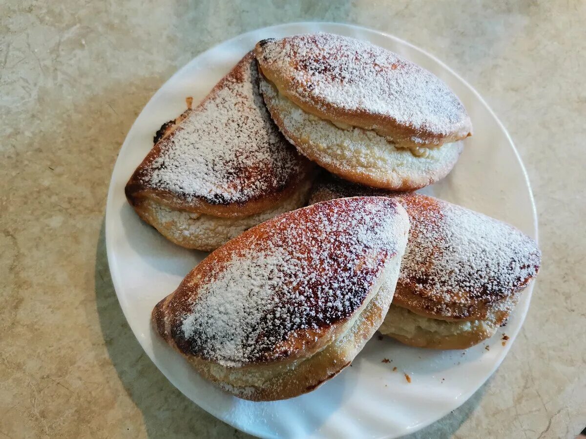 Сочники. Сочники с творогом. Домашние сочники с творогом. Пироги сочники. Приготовить сочники с творогом рецепт