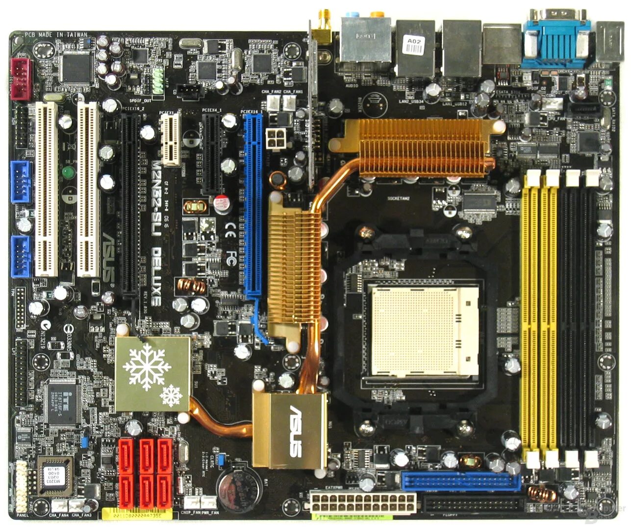 Asus m2n. ASUS m2n32-SLI Deluxe. M2n32-SLI. ASUS m2n-SLI Deluxe Deluxe. Материнская плата ASUS m2n32-SLI Deluxe.